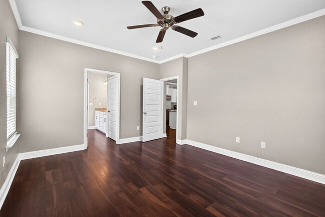 Building Photo - 10557 Sweet Bay Dr