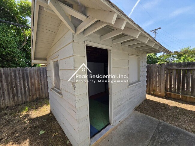 Building Photo - Very Nice 3bd/1.5ba House!