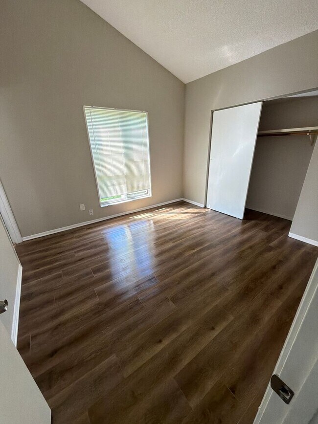 Building Photo - 602 Ledyard Dr