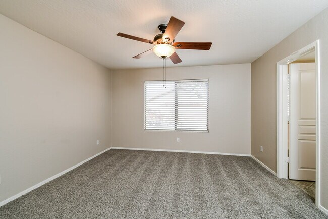 Building Photo - 3674 W Yellow Peak Dr