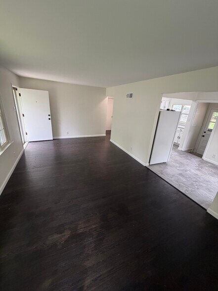 Building Photo - 8649 Kathlyn Dr