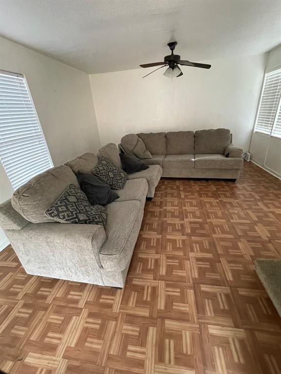 Building Photo - 2304 Mission Hill Dr