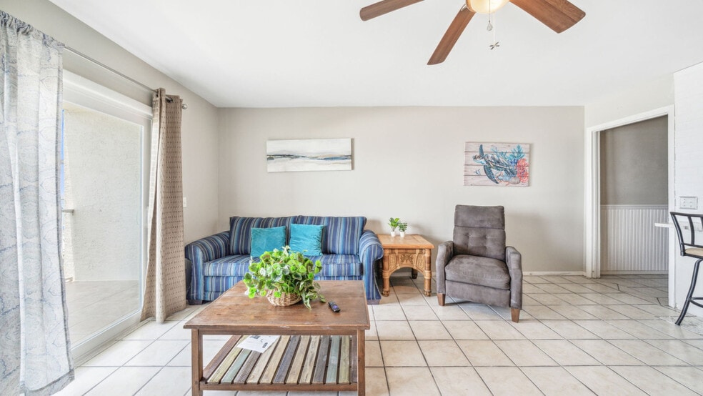 Building Photo - 8743 Thomas Dr