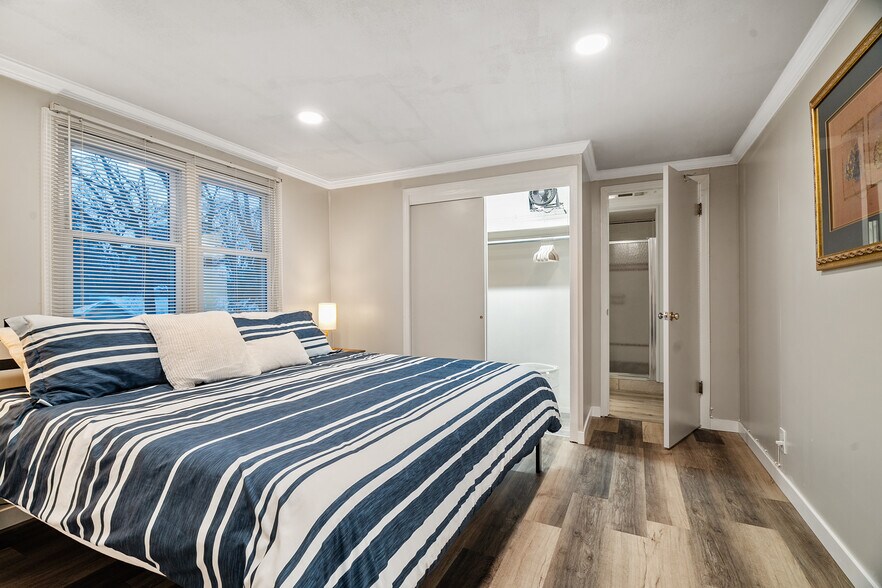 Building Photo - 1077 Liberty St