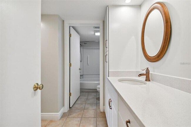 Building Photo - 29129 Bay Hollow Dr