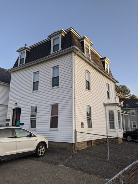 Exterior - 2nd floor apartment - 55 E Central St