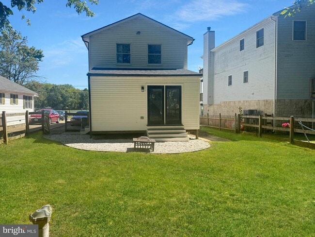 Building Photo - 5946 2nd St