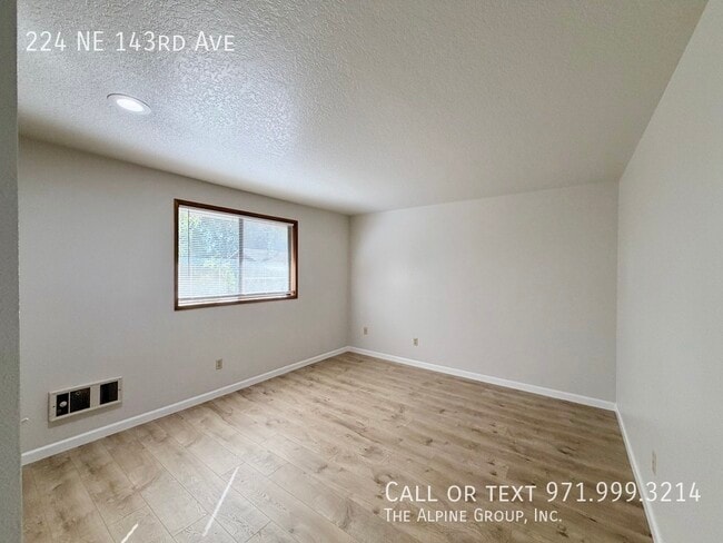 Building Photo - 224 NE 143rd Ave