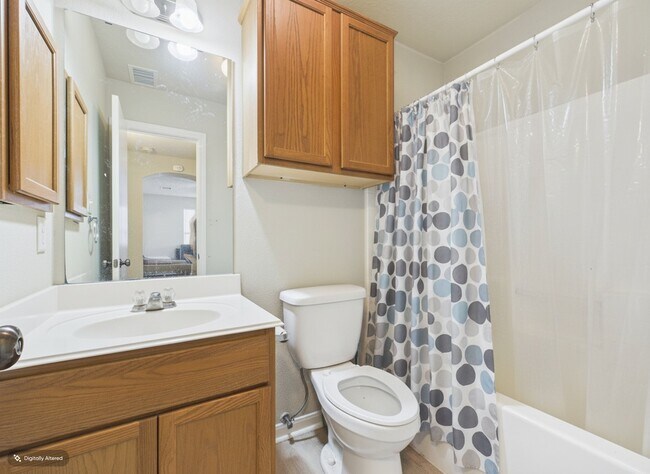 Building Photo - 513 Camp Ct