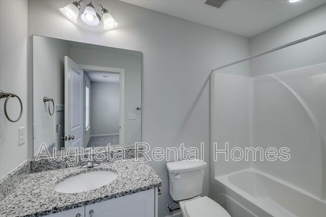 Building Photo - 504 Vinings Dr