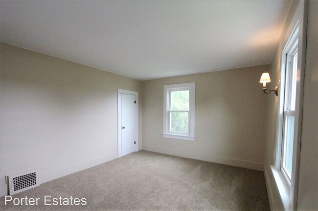 Building Photo - 3 br, 1 bath House - 615 N. First St.