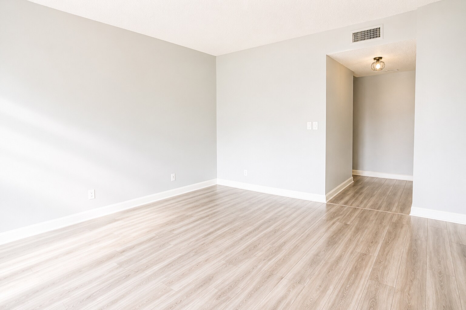 Building Photo - 16431 Blatt Blvd