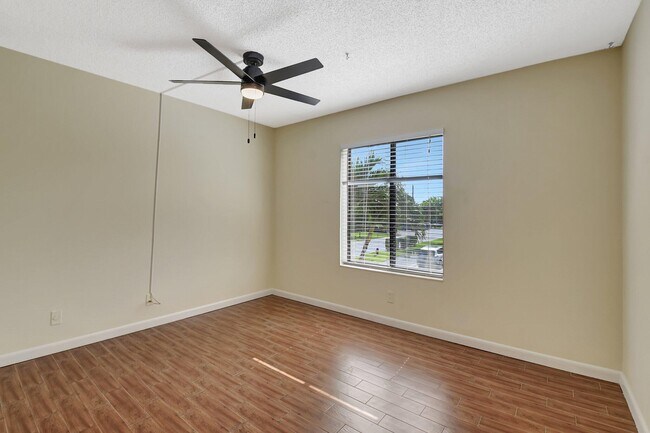 Building Photo - 616 Sea Pine Way