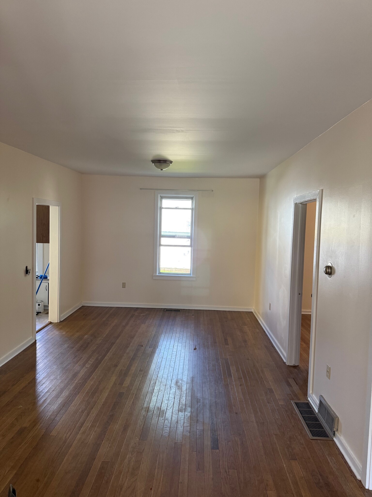 Living room - 416 Wren Way