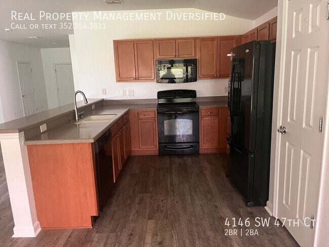 Building Photo - 4146 SW 47th Ct