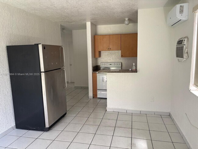 Building Photo - 5100 NW 23rd Ave