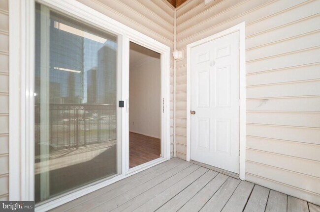 Building Photo - 1521 Spring Gate Dr.