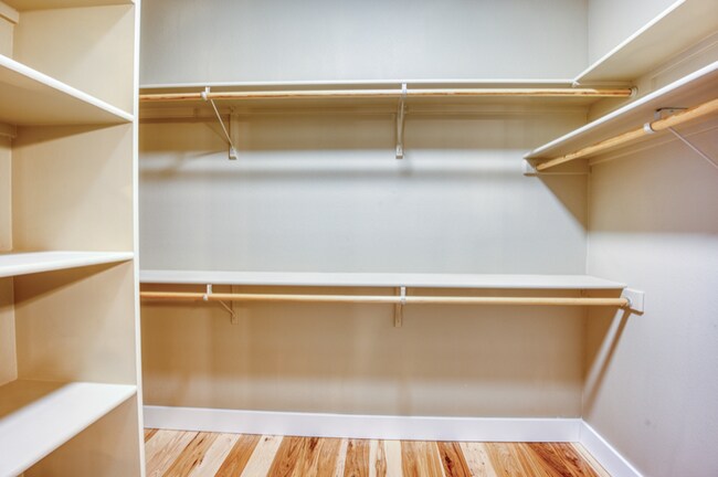 Building Photo - 7150 W Tobi Ct