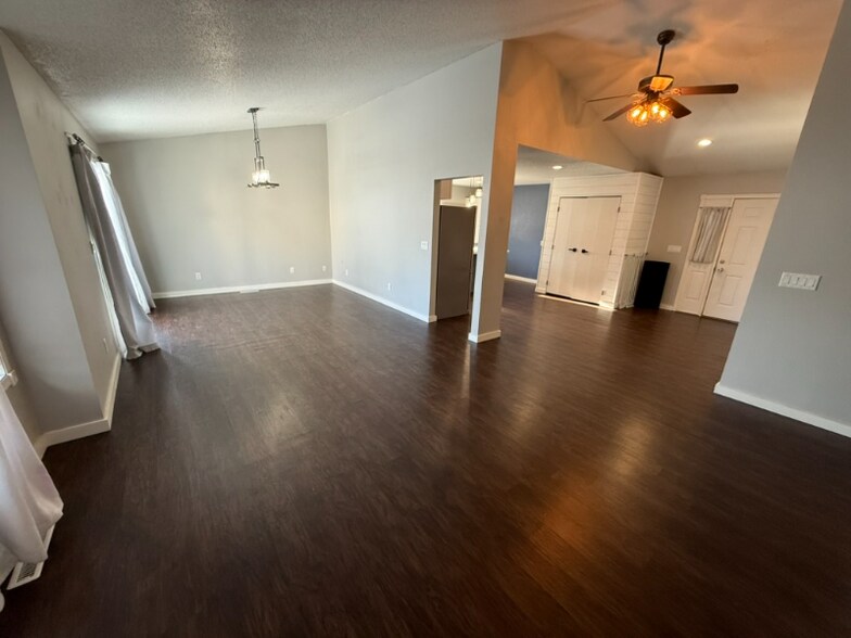 Building Photo - 1511 2nd Ave N