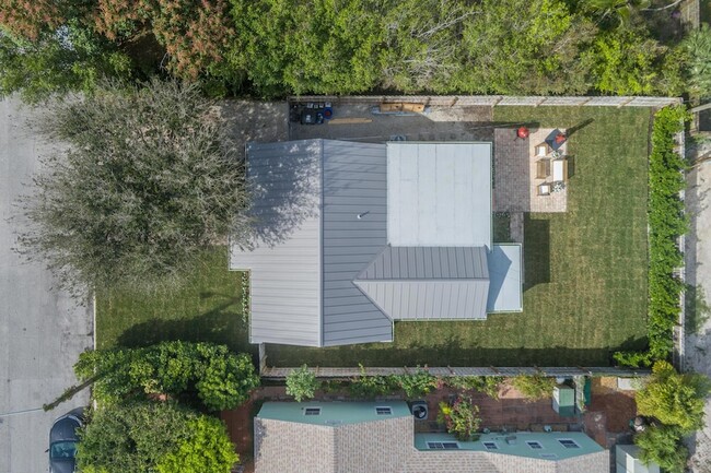 Building Photo - 351 Puritan Rd