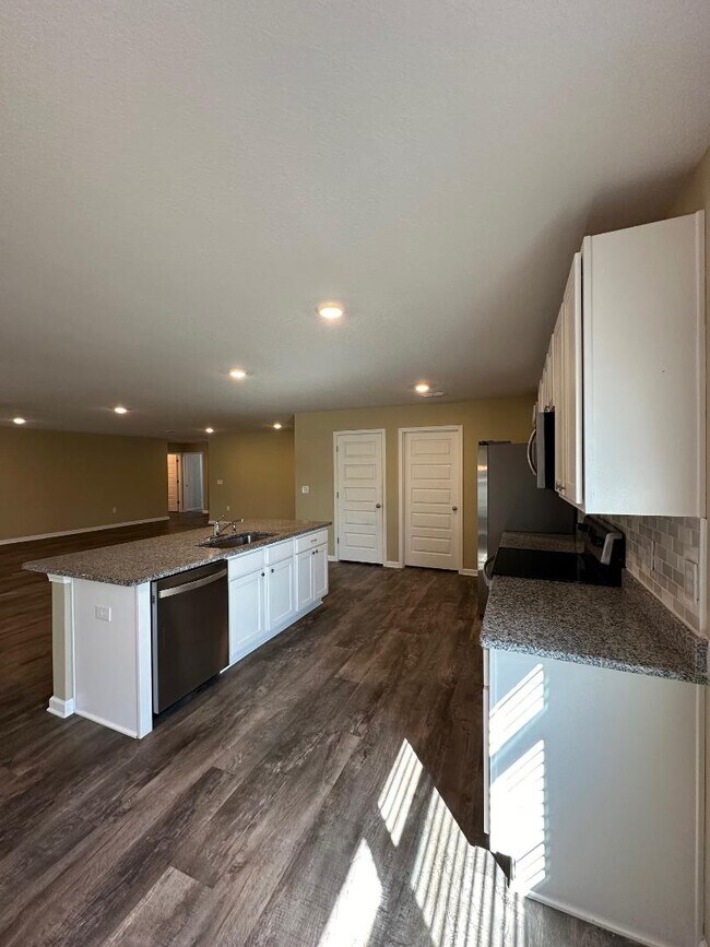 Building Photo - 3998 Whitetail Ln