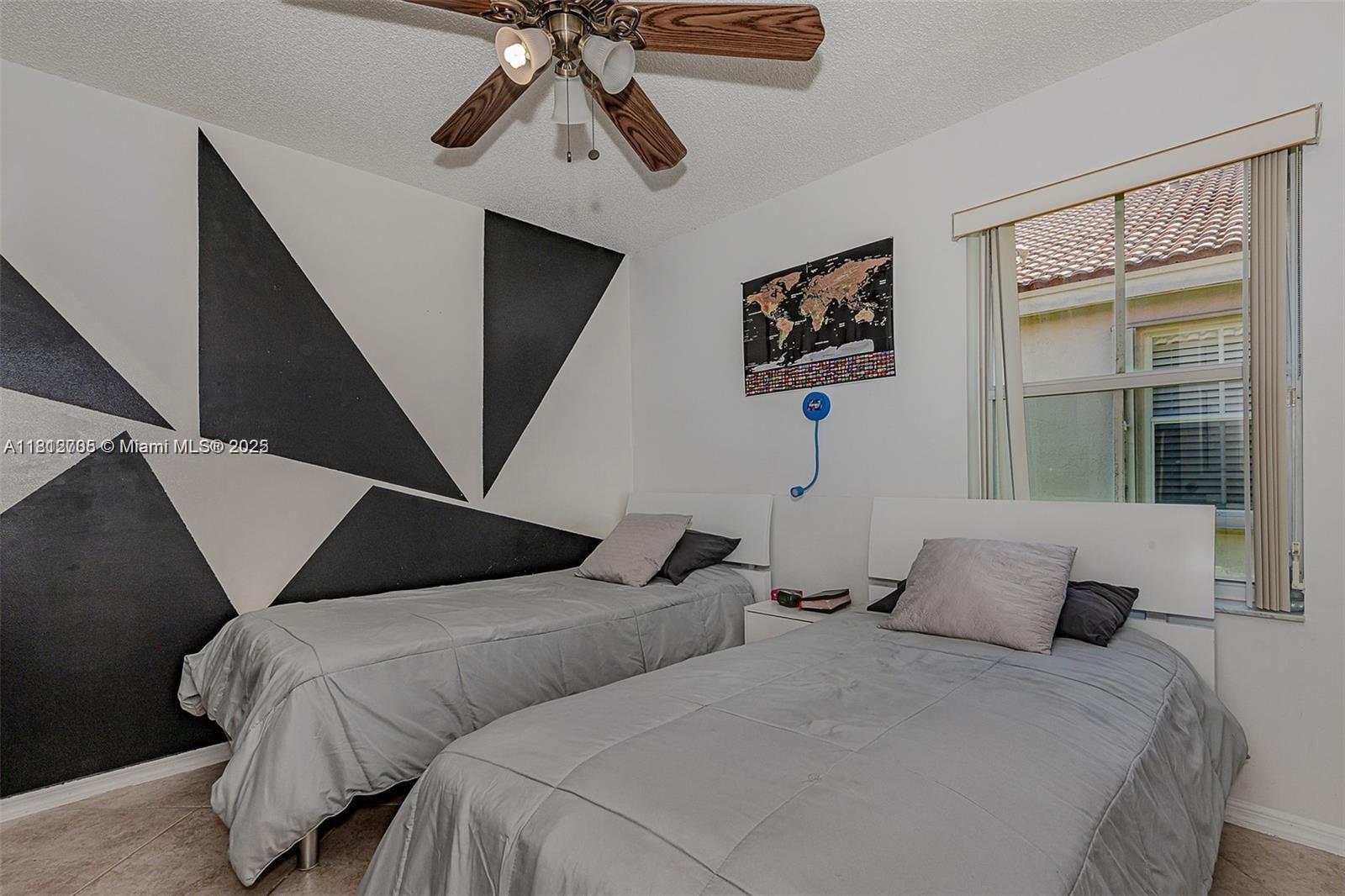 Building Photo - 1641 Zenith Way