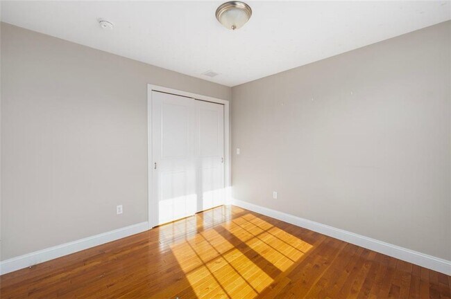 Building Photo - 227 Marshall Ave