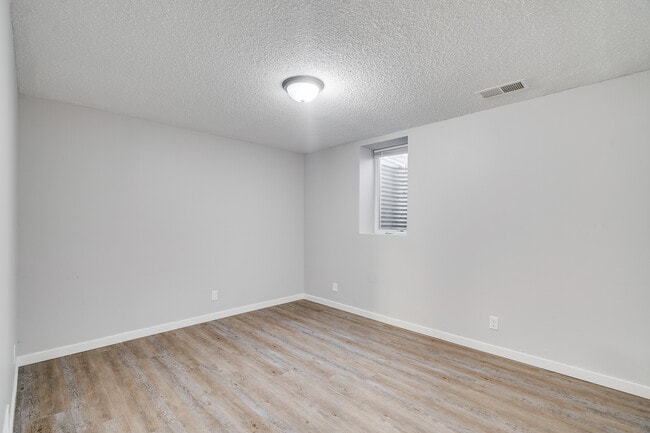 Building Photo - 414 Belle Aire Dr