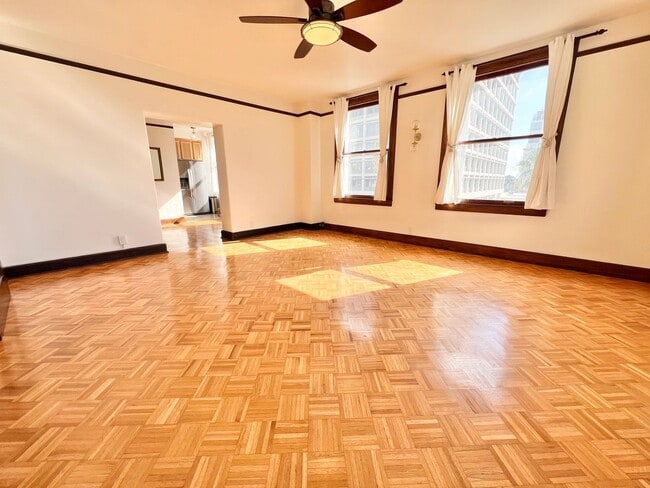 Building Photo - Ocean View Living in the Heart of Long Beach – 1 Bed / 1 Bath Corner Condo