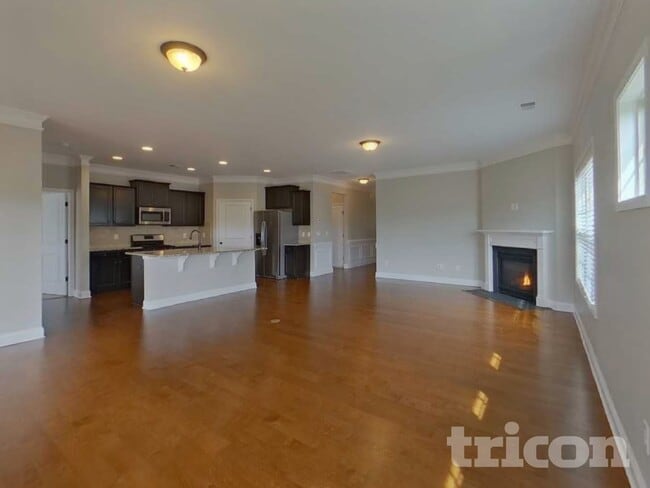 Building Photo - 910 Deepwood Ct