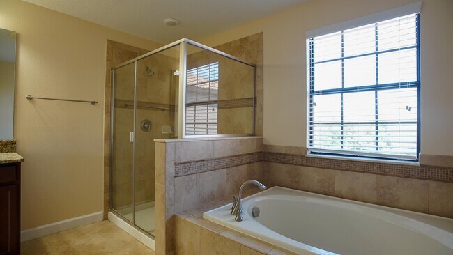 Building Photo - 1528 Moon Valley Dr