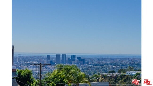 Building Photo - 1874 Sunset Plaza Dr