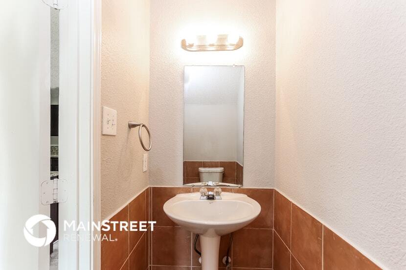 Building Photo - 3011 Clemente Dr