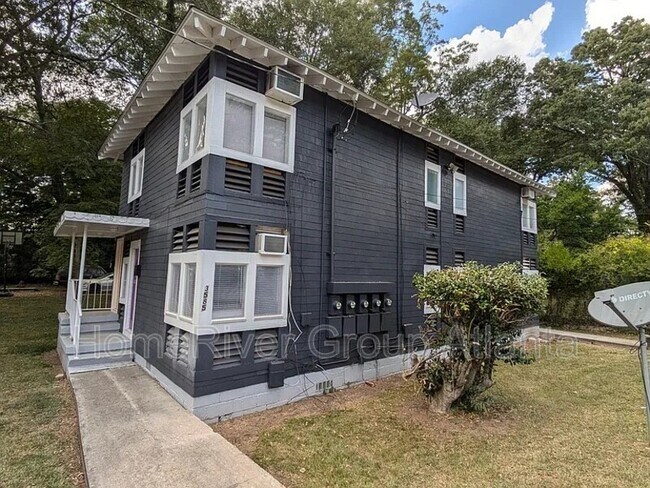 Primary Photo - 3585 Lee St