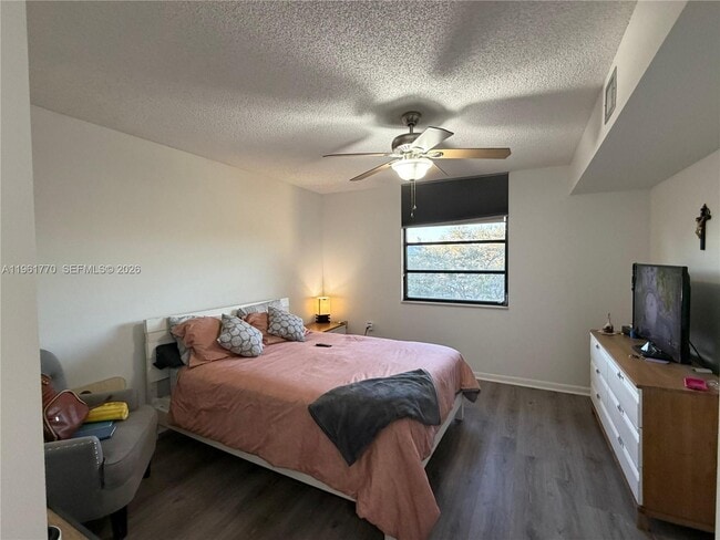 Building Photo - 1717 Whitehall Dr