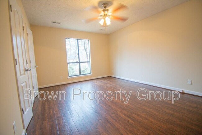 Building Photo - 7217 Pebblebrook Dr