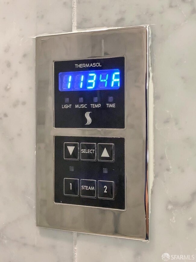 Building Photo - 333 Bush St