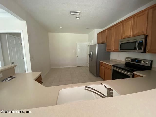 Building Photo - 11177 Castlemain Cir E