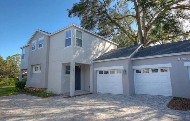 Building Photo - Modern Luxury Townhome in Prime Downtown Orlando Location