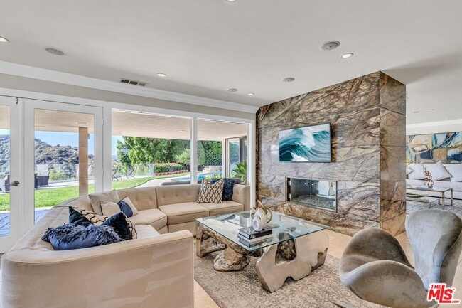 Building Photo - 2177 Summitridge Dr