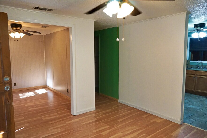 Building Photo - 5170 Cordell St