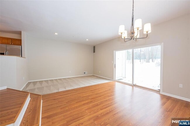 Building Photo - 63 Hickory Way