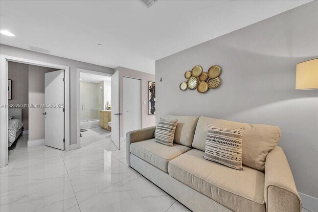 Building Photo - 16385 Biscayne Blvd