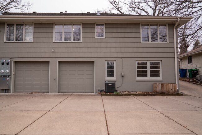Building Photo - 3938 W 49th St
