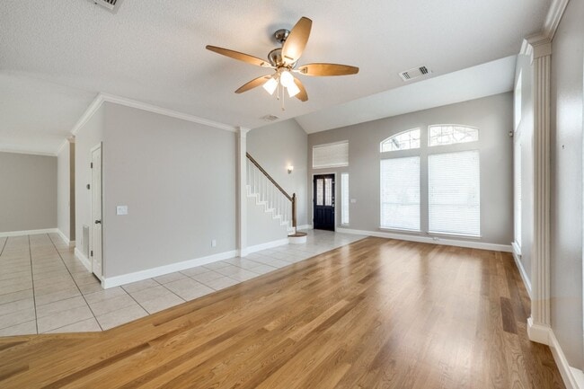 Building Photo - RENOVATED 4-BEDROOM IN MISSION RIDGE