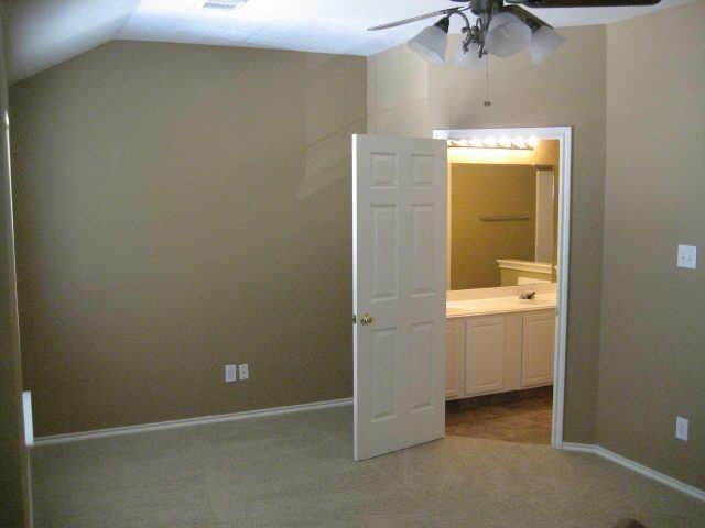 Building Photo - 202 S Walden Elms Cir