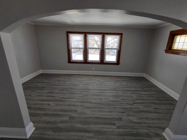 Interior Photo - 1412 N 68th St 6 unit