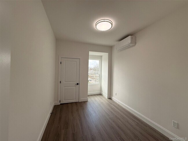 Building Photo - 222 Primrose Ave