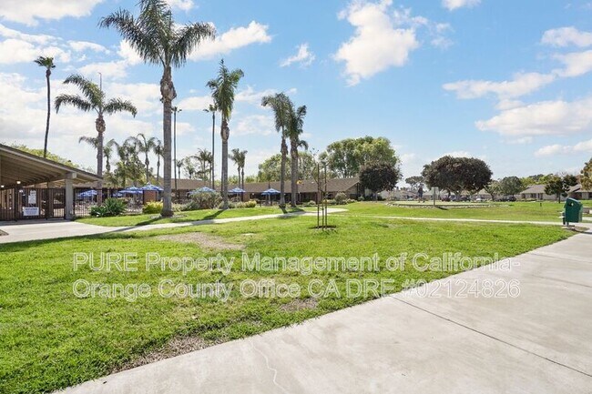 Building Photo - 8933 Amador Cir