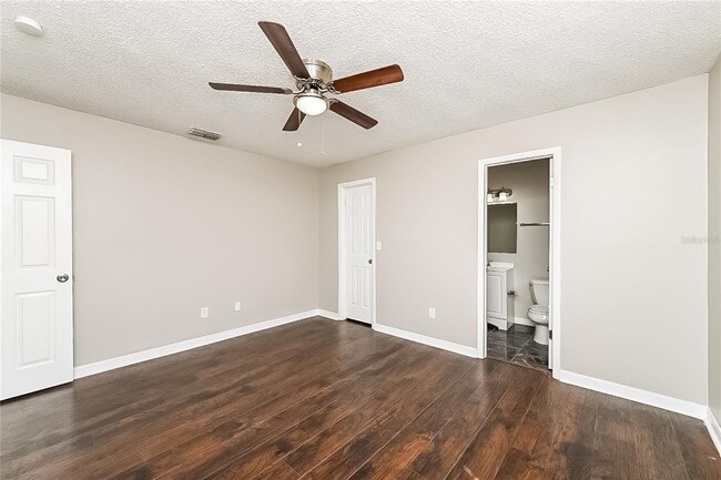 Building Photo - 1406 Cromwell Dr